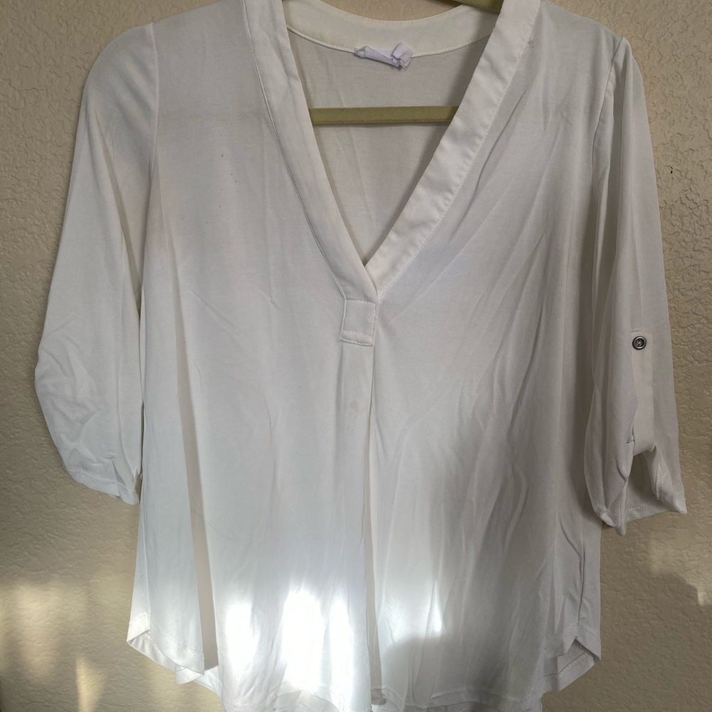 Lush White vneck top Xsmall